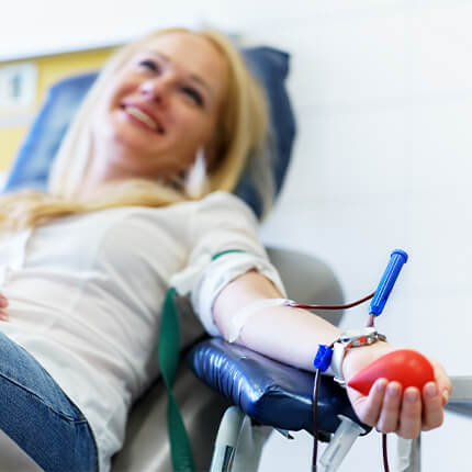 Ne tik apsipirkti, bet ir donuoti kraujo: kviečia prisijungti prie kraujo donorystės mobilių akcijų prekybos centruose