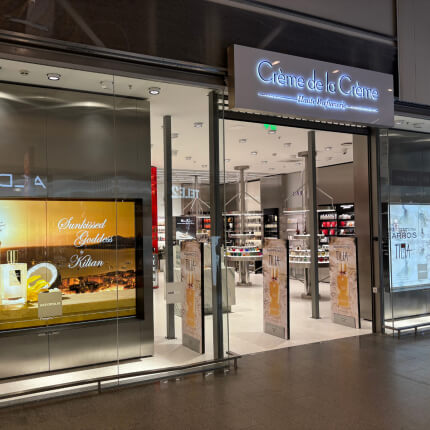 CRÈME DE LA CRÈME. Prasiplėtusi ir atsinaujinusi parduotuvė!