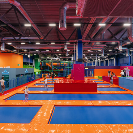 Naujas JUMPLAND batutų ir pramogų parkas!