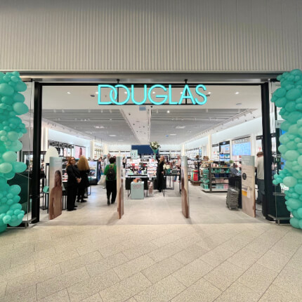 DOUGLAS. Atsinaujinusi parduotuvė!