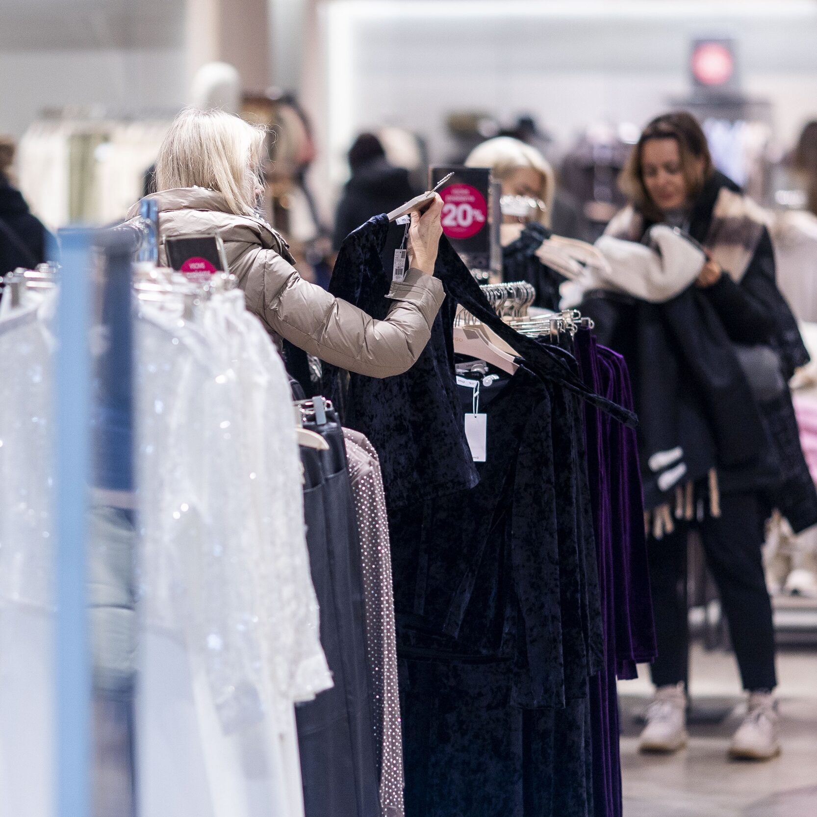 Stilistė ragina drąsiau matuotis – galite atrasti naujų jums tinkančių stiliaus derinių