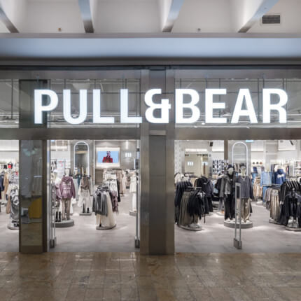 PULL&BEAR. Atsinaujinusi parduotuvė!