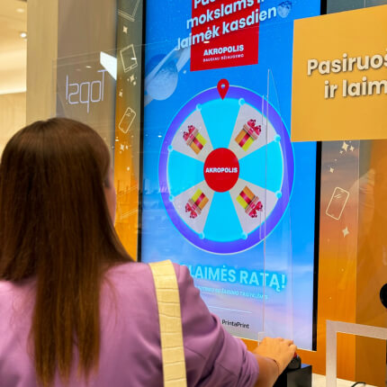 „Akropoliai“ kviečia lankytojus pasiruošti mokslo metams ir kasdien laimėti „Apple“ įrenginius