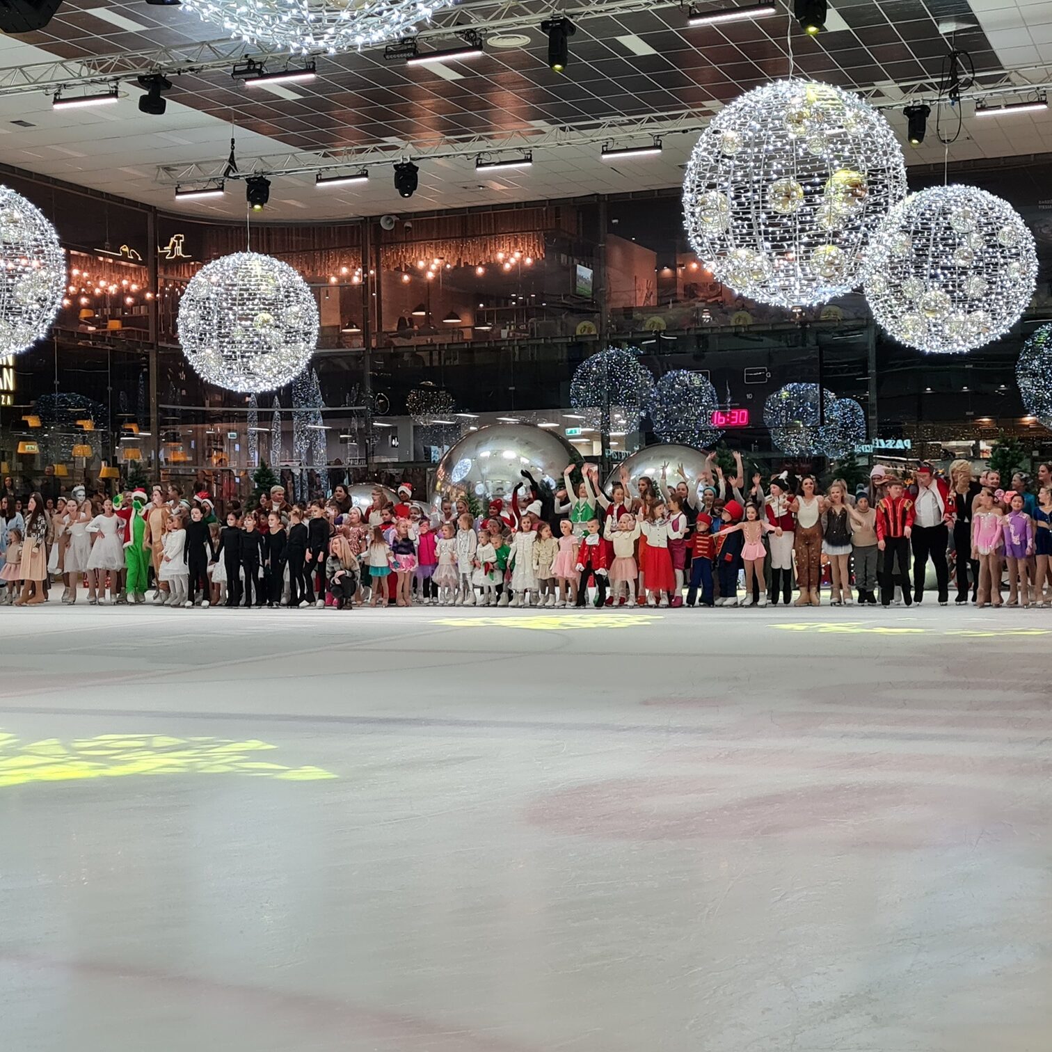 Vilniaus „Akropolyje“ – tarptautinės dailiojo čiuožimo varžybos „Akropolis Trophy“