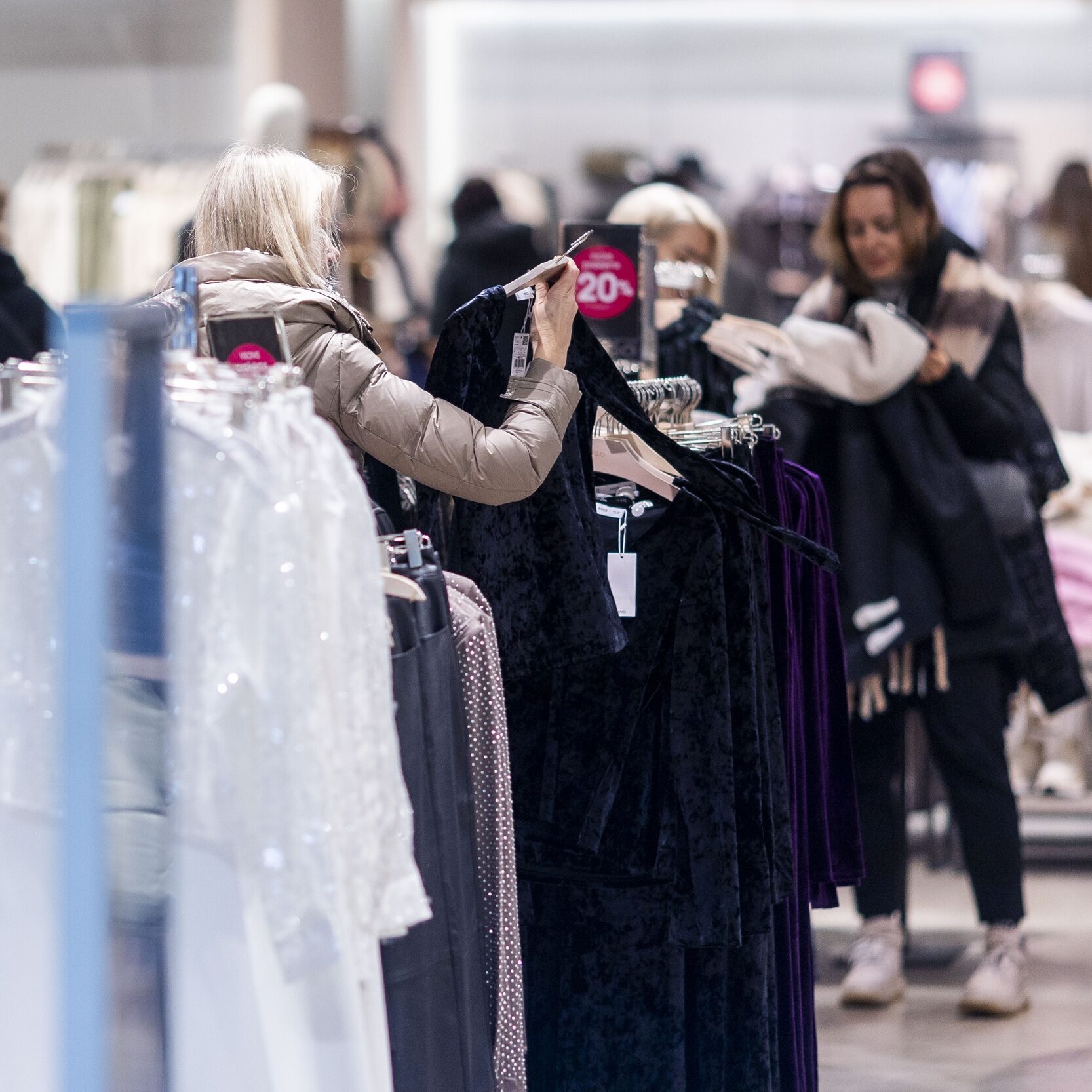 Stilistė ragina drąsiau matuotis – galite atrasti naujų jums tinkančių stiliaus derinių